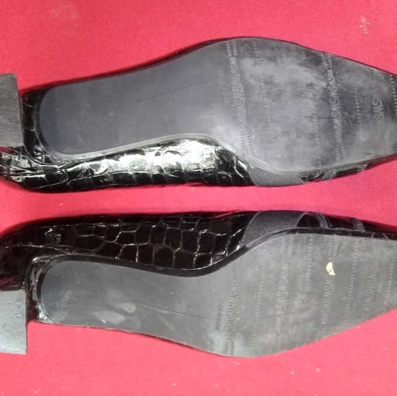 Stuart Weitzman Black Sioux Croco Low Pump - Picture 5 of 6